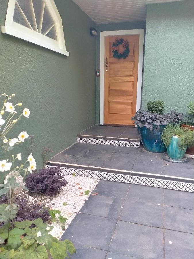 Amberly House Rotorua Bed and Breakfast Εξωτερικό φωτογραφία